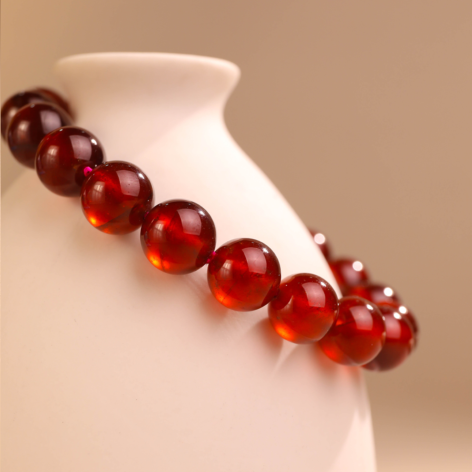 赤霞·棲時丨新年吉祥禮丨石榴石好運手鏈 顯白襯膚 本命年轉運珠